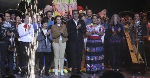 Acuden Sergio Salomón y Gaby Bonilla a concierto a beneficio de SEDIF