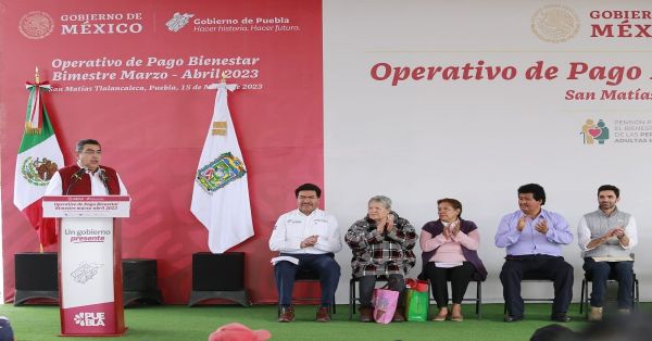 Entregan apoyos de Bienestar en San Matías Tlalancaleca
