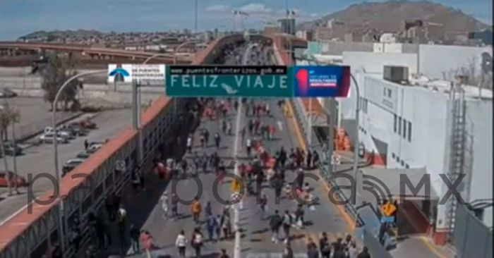 Pasan cientos de migrantes a Estados Unidos por el puente de Ciudad Juárez a El Paso