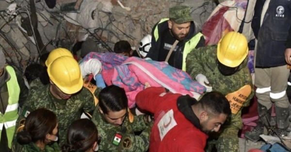 Suman tres personas rescatadas en Turquía por mexicanos: Ebrard