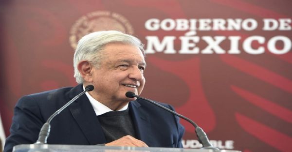 Destaca AMLO fortaleza del peso mexicano previo a festejos de Año Nuevo