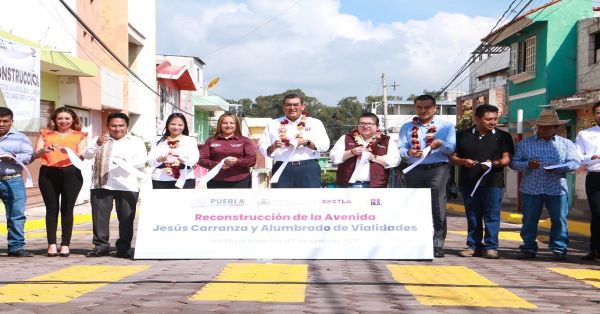 Entrega gobierno de Puebla obras educativas en Xoxtla