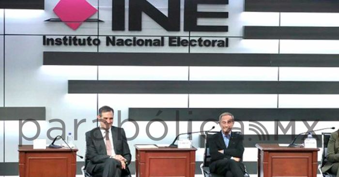Ordena INE suspender acuerdos para aplicar Plan B electoral