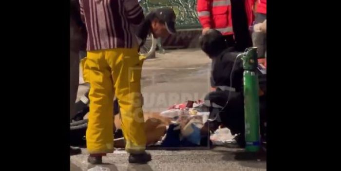 Chocan motociclista y su acompañante contra fuente de Motolinía del Paseo Bravo