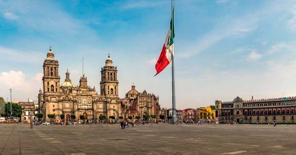 Aprueba Senado solicitud para que gobierno capitalino cambie nombre al Zócalo