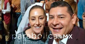 Reciben aspirantes a la gubernatura a Claudia Sheinbaum en Puebla