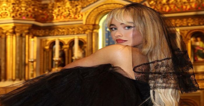 Lanza Sabrina Carpenter video de 'Feather' con escenas de terror