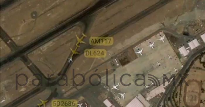 Chocan dos aviones en pista del AICM