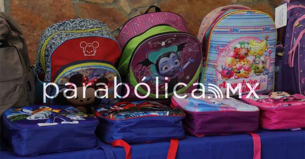 Entregan Regidores &uacute;tiles escolares a recolectores voluntarios