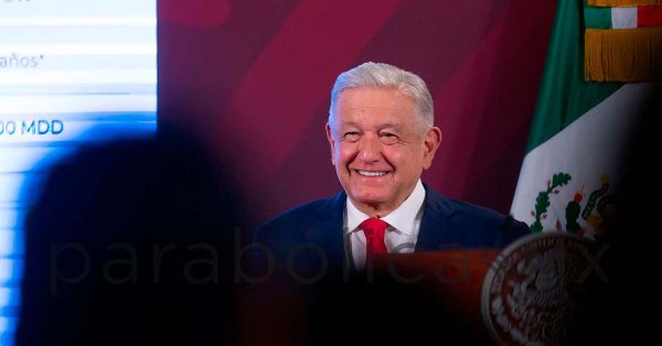 Felicita AMLO a Elena Reygadas por ser nombrada la mejor chef del mundo