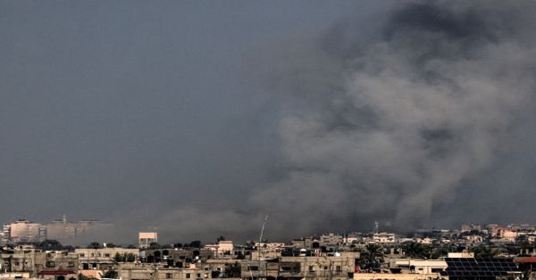 Bombardean aviones israelíes centro de Gaza