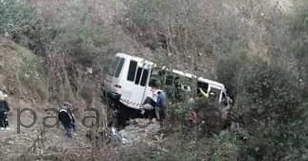 Deja choque entre microbús y autos 3 muertos y 20 heridos en Naucalpan