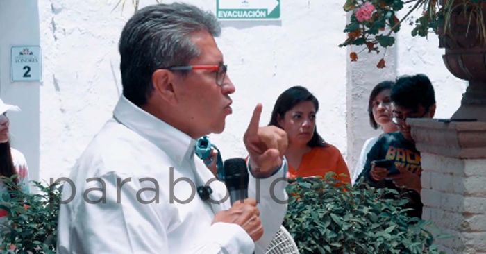 Reprocha Monreal omisi&oacute;n de Mario Delgado ante espectaculares de corcholatas