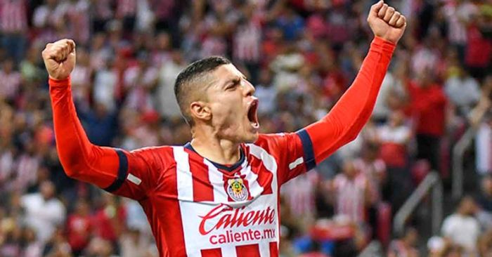 Derrota Chivas a Cruz Azul y sigue en el Top 4