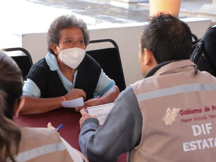 En "Martes Ciudadano", SEDIF otorga beneficios a personas vulnerables