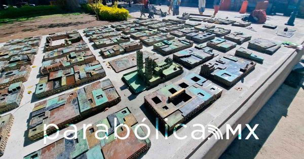 Queda instalada la maqueta del Centro de Puebla en el Z&oacute;calo