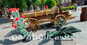 Decoran el Zócalo de Puebla previo al 5 de Mayo