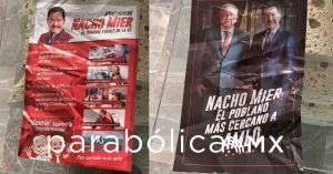 Se promueve Ignacio Mier con panfletos en las calles de Puebla