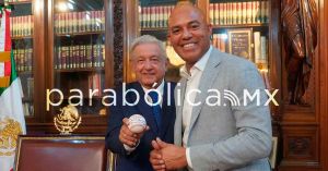VIDEO: Presume AMLO encuentro con el legendario pitcher de los Yankees Mariano Rivera