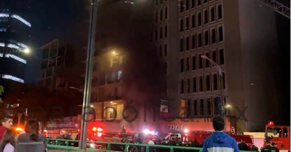 Rescatan a 60 personas atrapadas tras incendio en hotel de la Colonia Roma