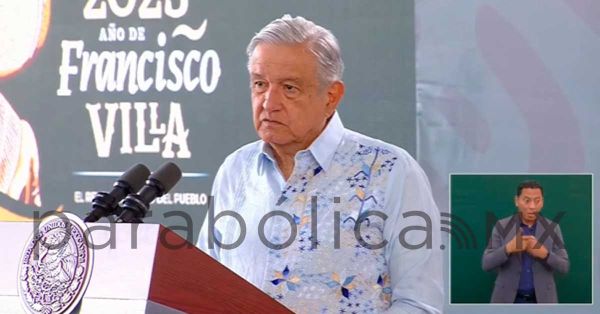 Condena López Obrador quema de figura de ministra Norma Piña en el Zócalo