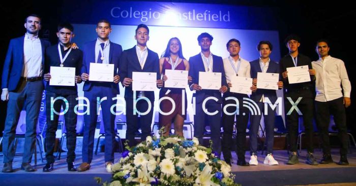 Se grad&uacute;an 9 jugadores enfranjados de preparatoria