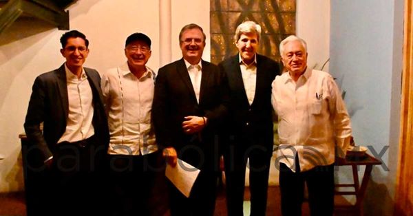 Recibe Marcelo Ebrard a John Kerry previo a su reunión de trabajo con López Obrador