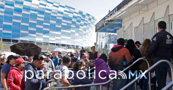 Abarrotan taquillas del Parque Serdán por el quinto partido de al Serie del Rey