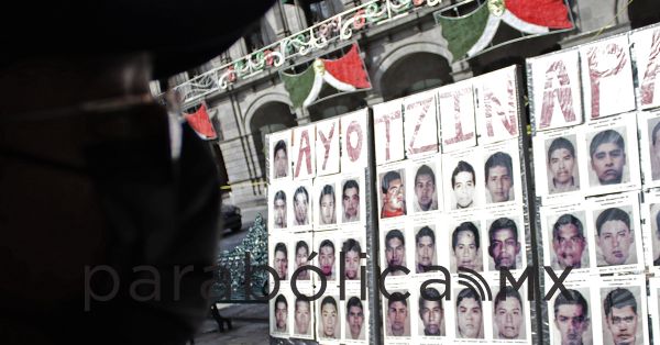 Envía AMLO carta a padres de normalistas; mantienen investigaciones