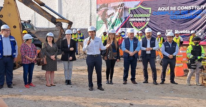 Atenderán Ayuntamiento y Agua de Puebla socavones: Rivera