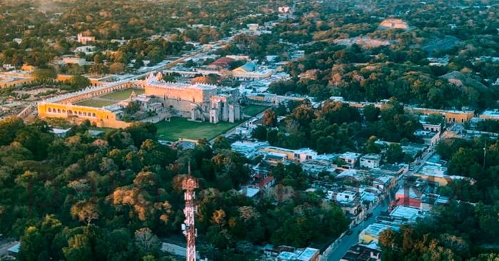 Destaca AMLO belleza de Yucat&aacute;n en sobrevuelo de supervisi&oacute;n del Tren Maya