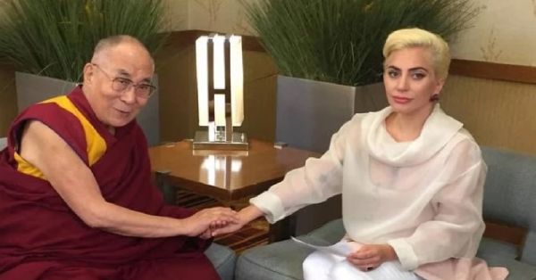 Revela Lady Gaga el incómodo momento que  pasó con el Dalai Lama