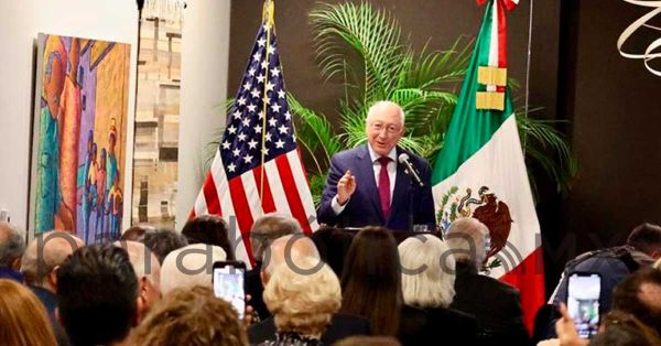 Llama Ken Salazar a combatir al narco en México tras secuestro de estadounidenses en Matamoros