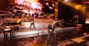 Arranca la gira mundial de Luis Miguel; hierven las redes sociales con sus videos