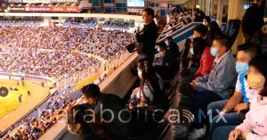 Llevan a jóvenes de casas de asistencia DIF al Puebla vs Cruz Azul