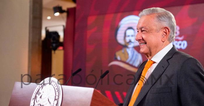 Celebra L&oacute;pez Obrador que SCJN desechara amparo del t&iacute;o de C&aacute;rdenas Palomino