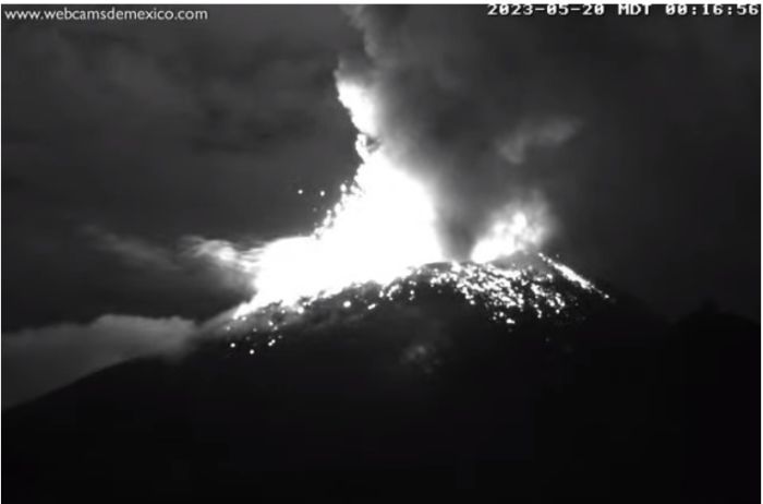 Registra Popocatépetl intensa actividad nocturna