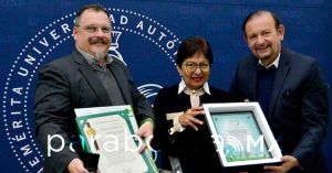 Reconoce Lilia Cedillo acreditaciones de la Facultad de Lenguas