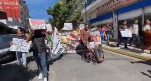 Vuelven a manifestarse periodistas de Guerrero contra violencia al gremio