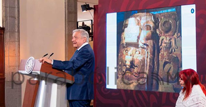 “Es el habla del pueblo”, justifica AMLO errores ortográficos en libros de la SEP