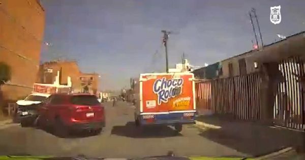 Detienen a un sujeto por el delito de robo de veh&iacute;culo con violencia