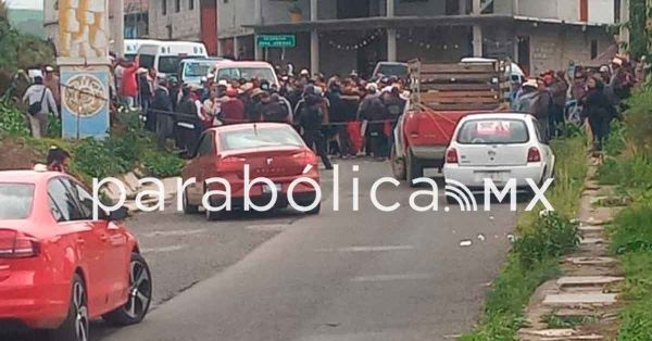 Amagan pobladores del Citlaltépetl con agredir a turistas por carecer de agua potable