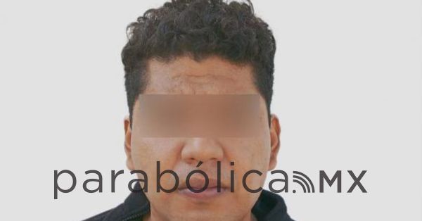 Detienen a custodio en posesi&oacute;n de droga y dinero