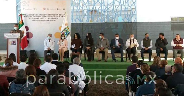 Colocan la primera piedra de las Unidades de Oncología y Cardiología del Hospital para el Niño Poblano