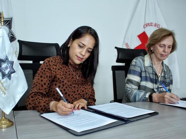 Signan Policía Auxiliar y Cruz Roja Mexicana convenio en materia de capacitación