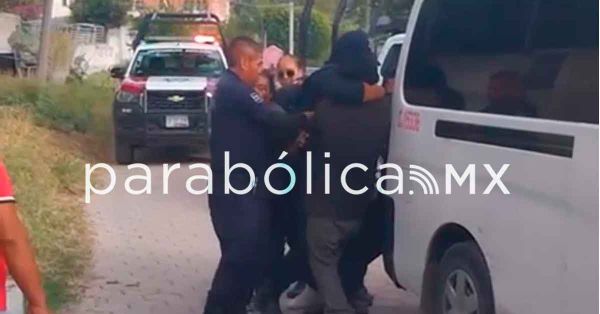 Exhiben presunto abuso policial en Izúcar de Matamoros
