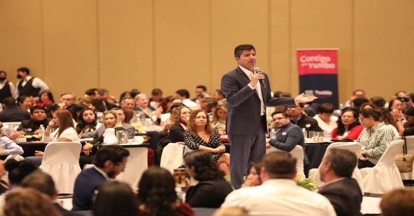 Reconoce Ayuntamiento labor de los docentes en Puebla