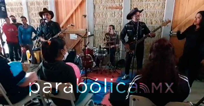 &quot;Patita de Perro&quot; da concierto a la comunidad infantil sorda del DIF Municipal
