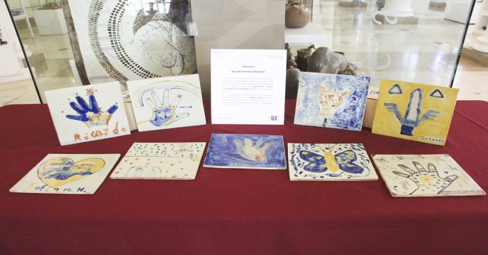 Promueven en Puebla exposiciones artesanales de Talavera en infantes y jóvenes