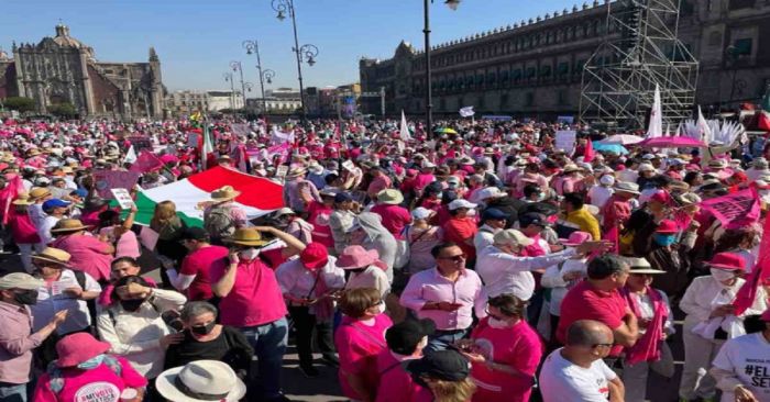 Domina asistencia de políticos del PRI-PAN-PRD en la marcha contra AMLO